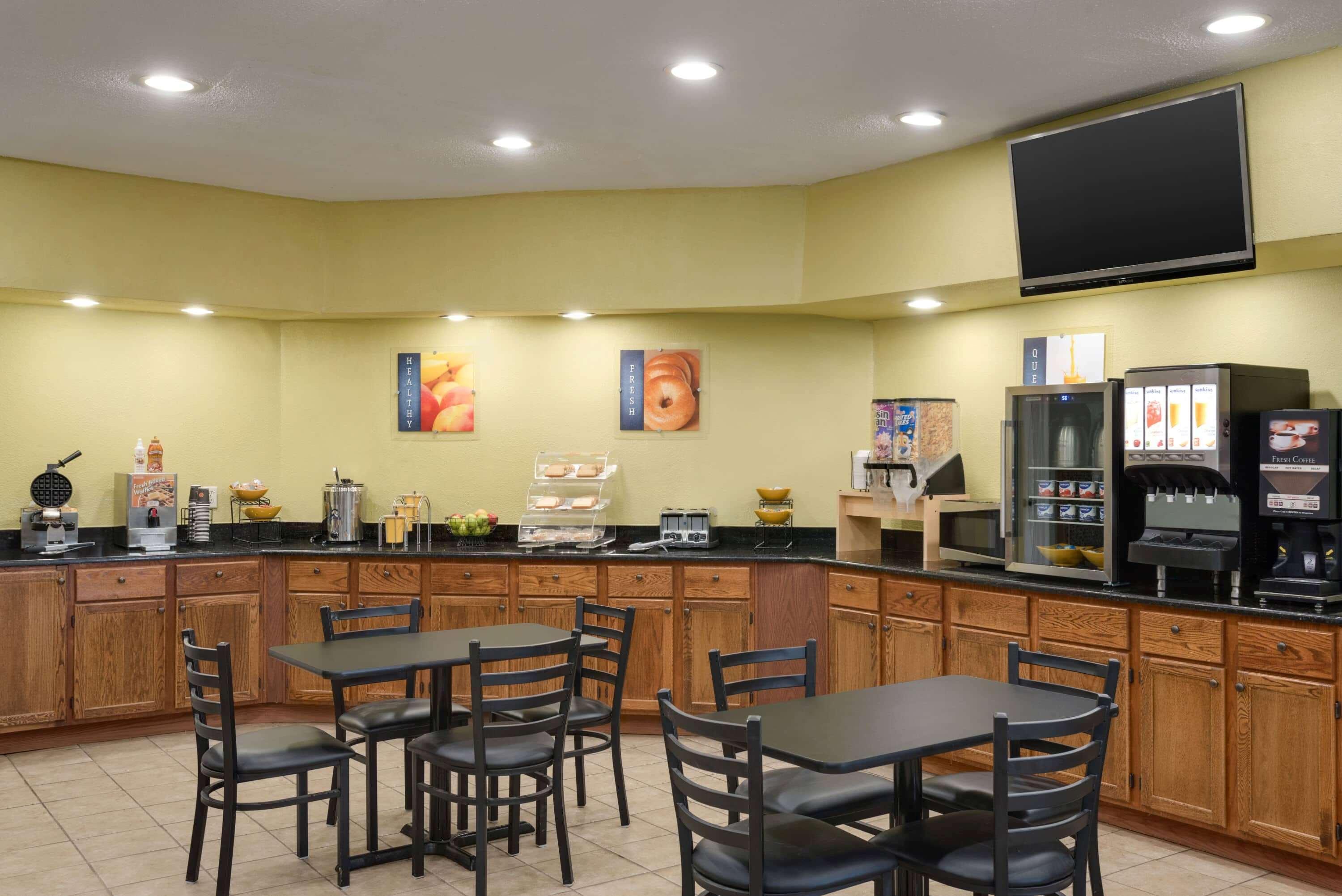 Days Inn By Wyndham Whitmore Lake Extérieur photo
